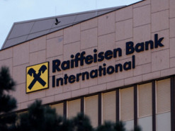 Reuters: Австрія застерігає банк Raiffeisen від угоди з російським олігархом Дерипаскою